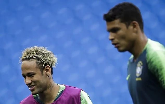 Neymar 'trình làng' kiểu tóc mới cực độc - Bóng Đá