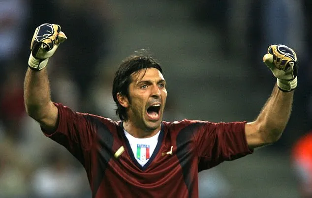 Ở tuổi 40, Gianluigi Buffon vẫn chưa dừng lại! - Bóng Đá