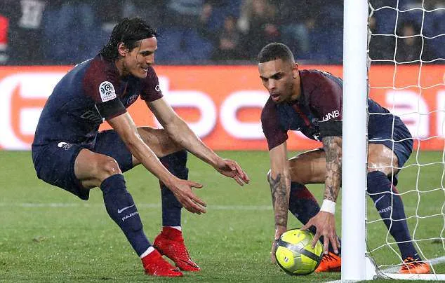 Vượt Ibra, Cavani lập thành tích cực khủng ở PSG - Bóng Đá