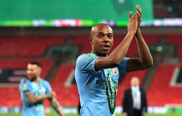 Không Fernandinho, Man City sống sao? - Bóng Đá