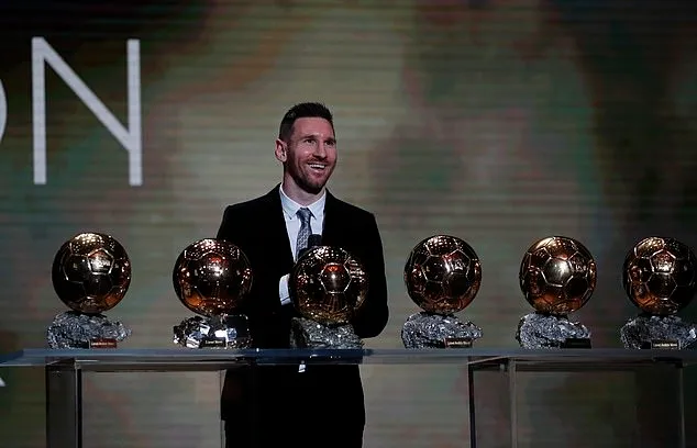 Lionel Messi wins record SIXTH Ballon d'Or as he edges out Liverpool's Virgil van Dijk... with Cristiano Ronaldo snubbing Paris ceremony - Bóng Đá