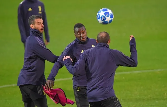 Ronaldo chỉ mặt đồng đội, Juventus chờ hạ Man Utd - Bóng Đá