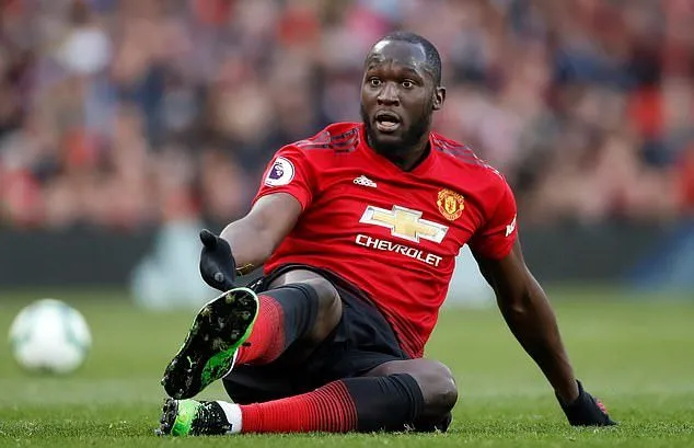 Ed Woodward đến Carrington, bàn về cuộc thanh trừng - Bóng Đá