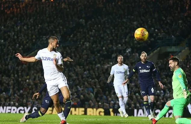 Dùng trò bẩn, Leeds United hạ đội bóng của Lampard để xây chắc ngôi đầu - Bóng Đá