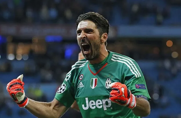 Ở tuổi 40, Gianluigi Buffon vẫn chưa dừng lại! - Bóng Đá