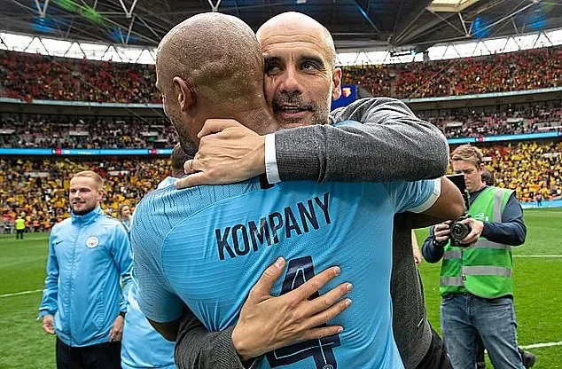 Cầu thủ Man City quẩy tới sáng mừng cú ăn ba, tiện thể chia tay Kompany - Bóng Đá