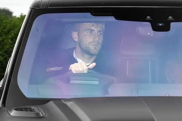 Ảnh Man Utd tới sân tập - Bóng Đá