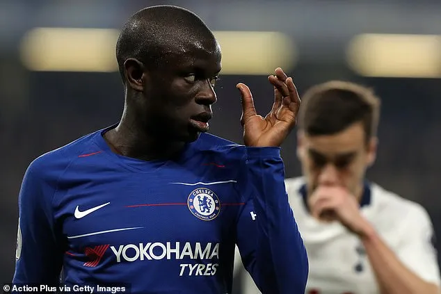 Cặp đôi Chelsea tiết lộ tật xấu 'không thể tin nổi' của Kante - Bóng Đá