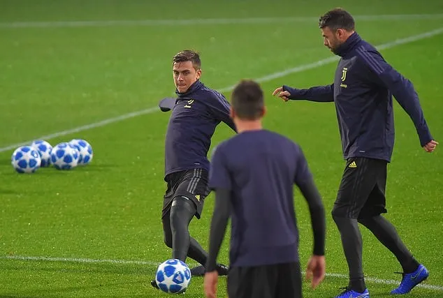 Ronaldo chỉ mặt đồng đội, Juventus chờ hạ Man Utd - Bóng Đá