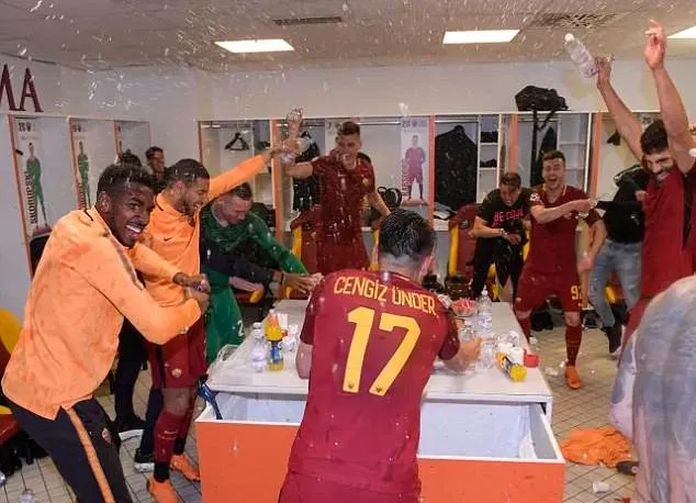 AS Roma hủy diệt Barca, thành Rome mở hội - Bóng Đá