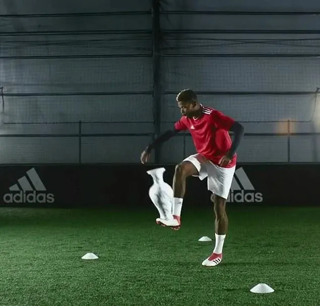 Pogba cực ngầu sánh cùng Suarez và Messi - Bóng Đá
