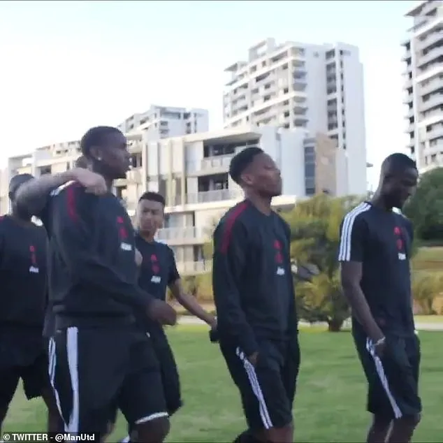 The truth behind Paul Pogba & Jesse Lingard’s ‘bust-up’ in Manchester United tour video - Bóng Đá