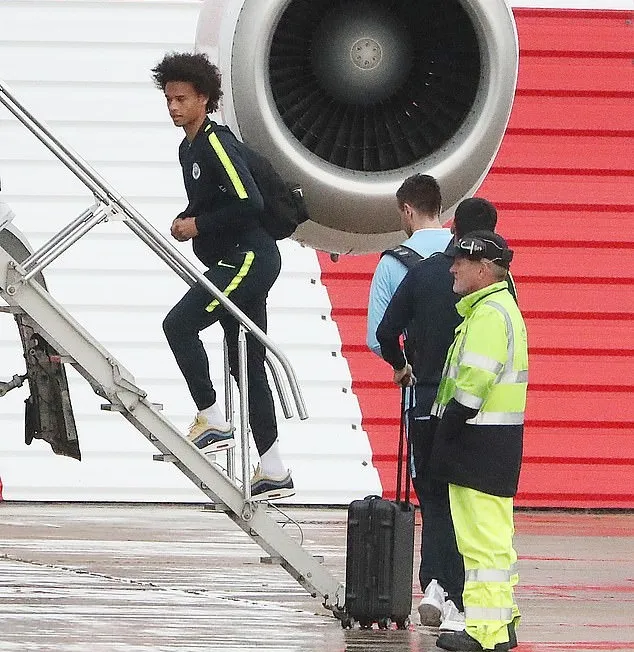 Thua sốc Lyon, 'tội đồ' của Man City vẫn chưa hoàn hồn trở lại - Bóng Đá