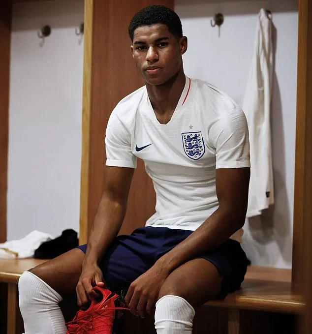 Rashford, Harry Kane cực ngầu trong áo đấu mới của tuyển Anh - Bóng Đá