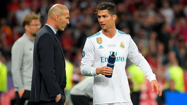 Ronaldo đang tiến hoá hay đã trở về bản ngã xưa cũ? - Bóng Đá