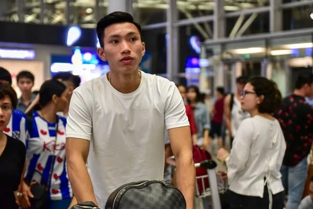 Đã rõ lý do Đoàn Văn Hậu hội quân ĐT Việt Nam muộn hơn dự kiến - Bóng Đá