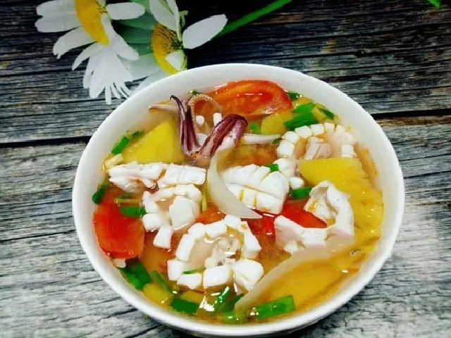 Canh chua mực thơm ngon, thanh mát