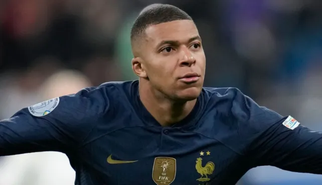 Mbappe: 'Tôi không ngại thành trung tâm của những chỉ trích' - Bóng Đá