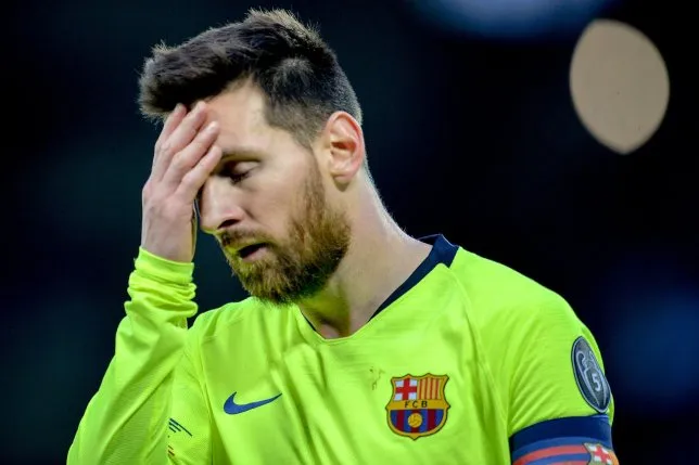 Messi khóc nức nở trong phòng thay đồ Anfield - Bóng Đá