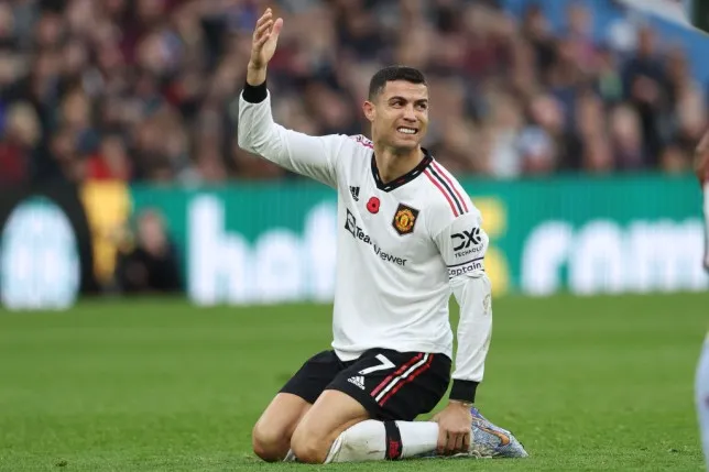 Cristiano Ronaldo aims brutal dig at Man Utd youngsters and compares them to 12-year-olds - Bóng Đá