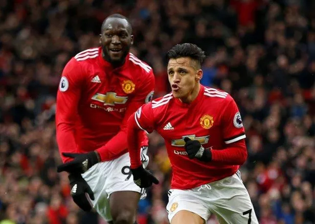 Ảnh Sanchez, cầu thủ Man Utd tới sân tập - Bóng Đá