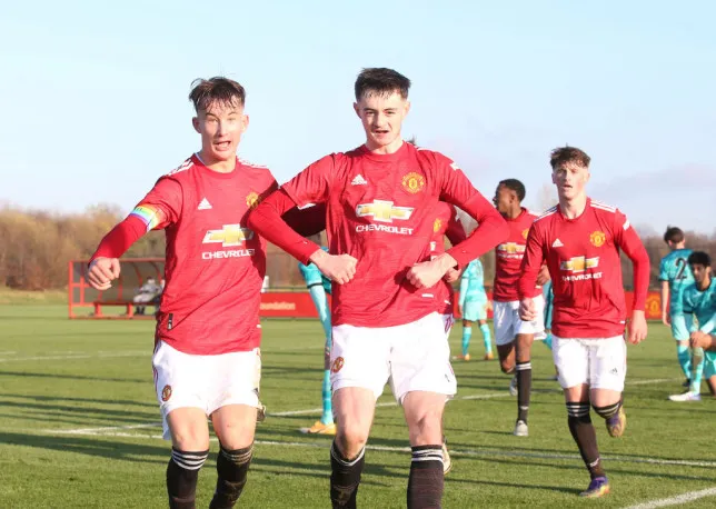 Ole Gunnar Solskjaer hints at first team call-up for Manchester United wonderkid Joe Hugill - Bóng Đá