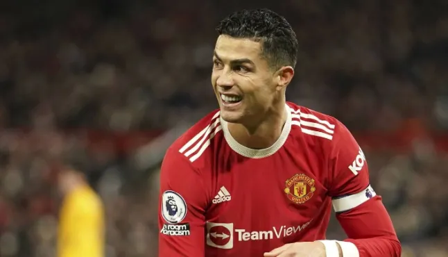 Phản ứng của cầu thủ MU khi biết Ronaldo đòi ra đi - Bóng Đá