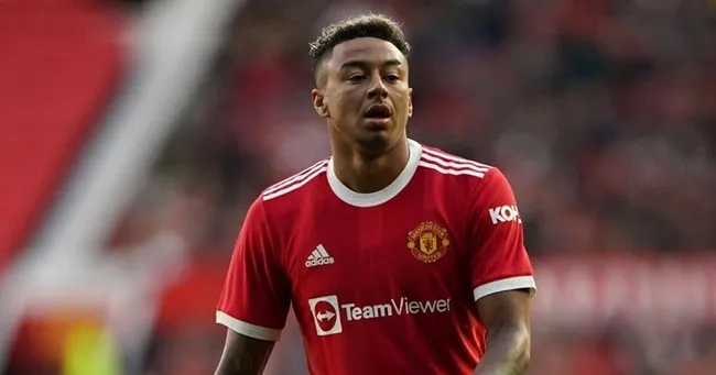 Lingard giải sầu bên cạnh con gái - Bóng Đá