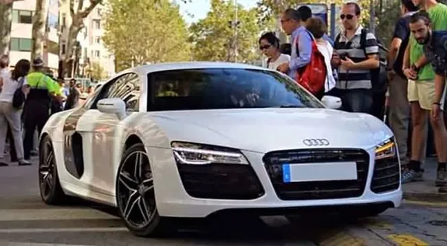 Inside Alexis Sanchez’s amazing £750,000 fleet of supercars - Bóng Đá