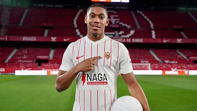 Real cần cẩn trọng với chữ ký Martial của Sevilla - Bóng Đá