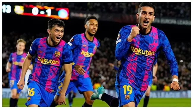 Barca đối diện bài toán nhức nhối trước trận gặp Napoli - Bóng Đá