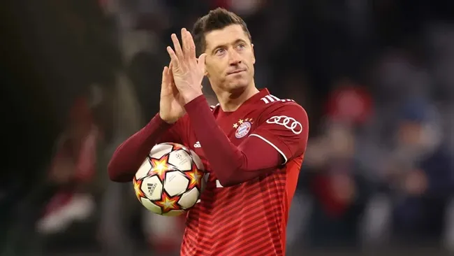 Lewandowski bị đồng hương 