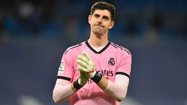 Courtois kêu gọi người hâm mộ Chelsea không la ó anh ấy trong ngày trở lại Stamford Bridge - Bóng Đá