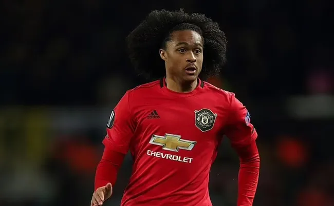 Tahith Chong 'had blades held against his throat as masked gang robbed his home - Bóng Đá