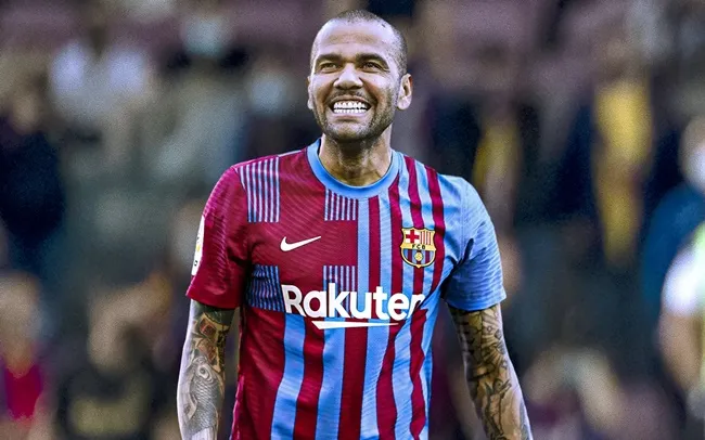 Barcelona will renew Dani Alves for another season - Bóng Đá