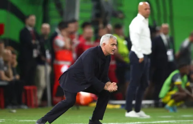 Khoảnh khắc đặc biệt của Mourinho - Bóng Đá