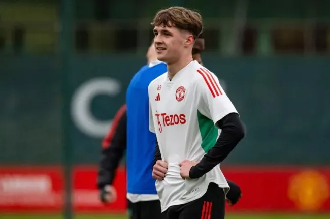 Ten Hag ấp ủ kế hoạch khủng cho con trai của huyền thoại MU - Bóng Đá