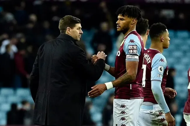 Gerrard trì hoãn quyết định trọng đại ở Aston Villa - Bóng Đá