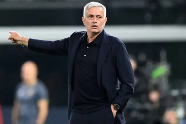 Khoảnh khắc đặc biệt của Mourinho - Bóng Đá