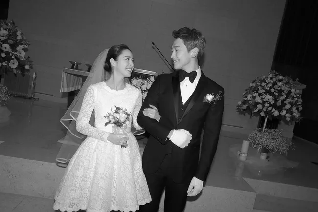 khac-nguoi-vo-chong-kim-tae-hee---bi-rain-
