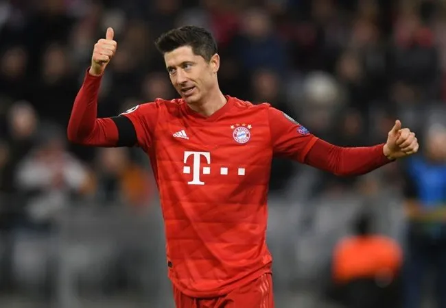 Khó tin! Lewandowski đang chấp cả hàng công Man Utd? - Bóng Đá
