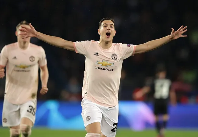 Nhìn Wan-Bisssaka thể hiện, Man Utd có còn muốn quyết tâm không? - Bóng Đá