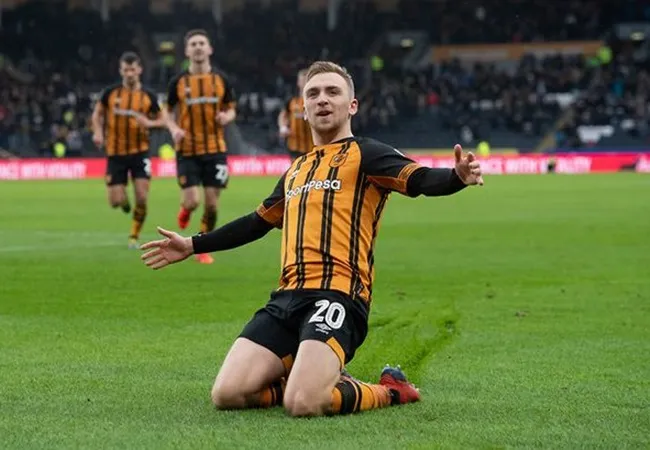 Jarrod Bowen could be an ideal alternative to Wilfried Zaha - Bóng Đá