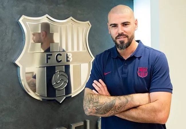 Official: Victor Valdes return Barca to become a new coach Juvenil A - Bóng Đá