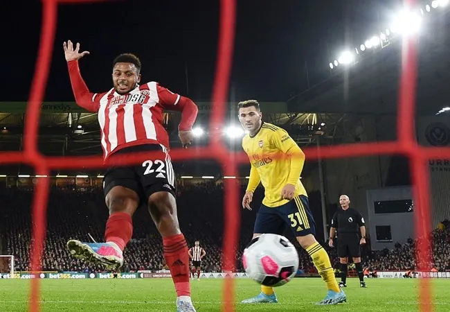 10 hình ảnh đẹp nhất vòng 9 EPL: 'Rực lửa' derby; Xúc động Leicester - Bóng Đá