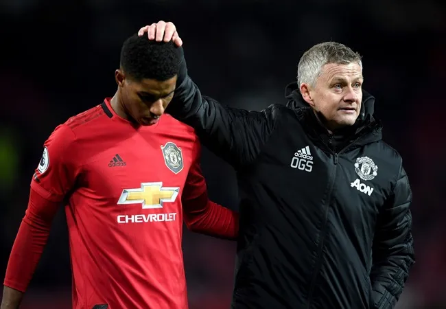 Ole Gunnar Solskjaer tells Manchester United players he is on brink of being sacked - Bóng Đá