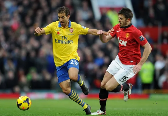 Arsenal legend Vic Akers lifts lid on shirt sleeve row with Mathieu Flamini in Man Utd dressing room - Bóng Đá