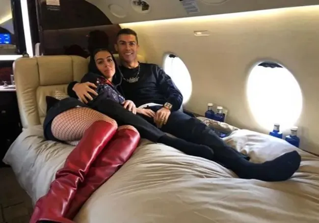 Phi cơ 20 triệu bảng được Ronaldo rao bán - Bóng Đá