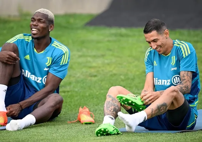 Pogba và Di Maria khiến sân tập Juvenus trầm trồ - Bóng Đá