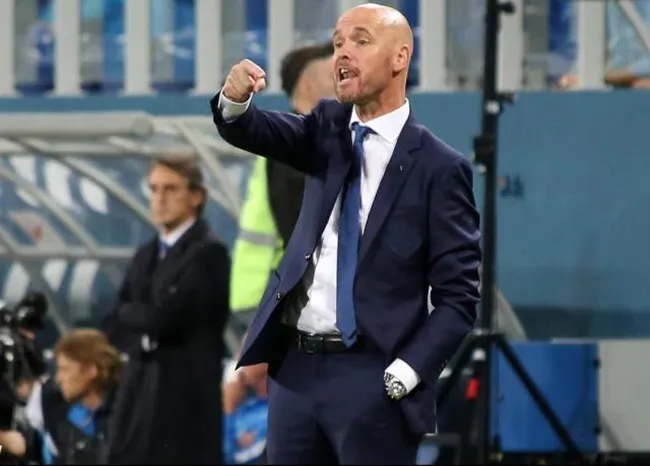 Ajax boss says Erik ten Hag could stay for another season amid Bayern speculation - Bóng Đá